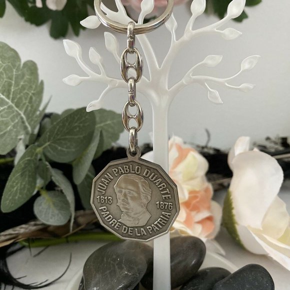 Dominican Republic 1 peso Coin Duarte Key Ring‎ - Picture 6 of 12